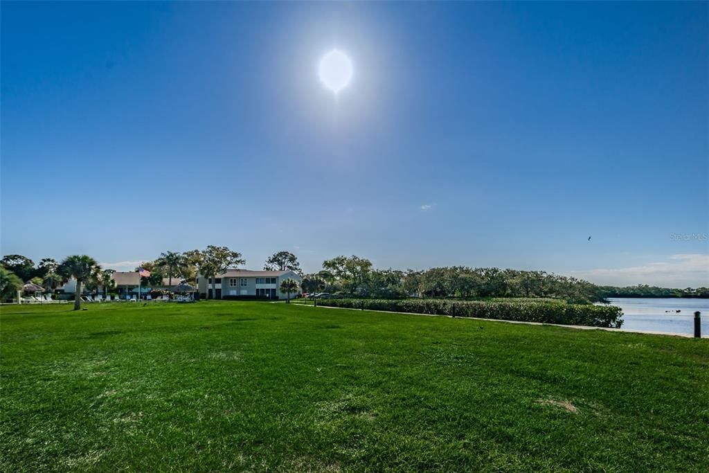 For Sale: $209,900 (2 beds, 2 baths, 980 Square Feet)