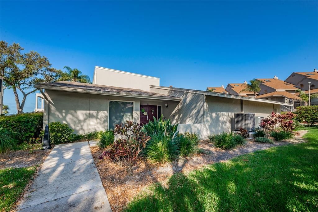 For Sale: $209,900 (2 beds, 2 baths, 980 Square Feet)