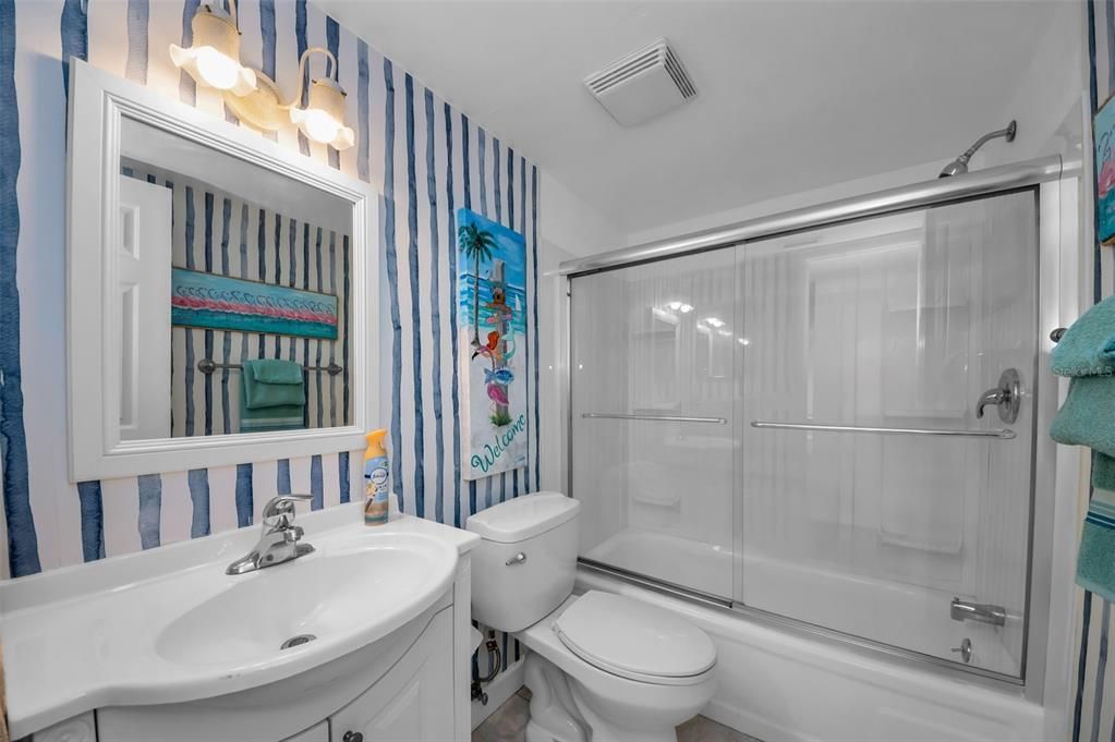 For Sale: $209,900 (2 beds, 2 baths, 980 Square Feet)