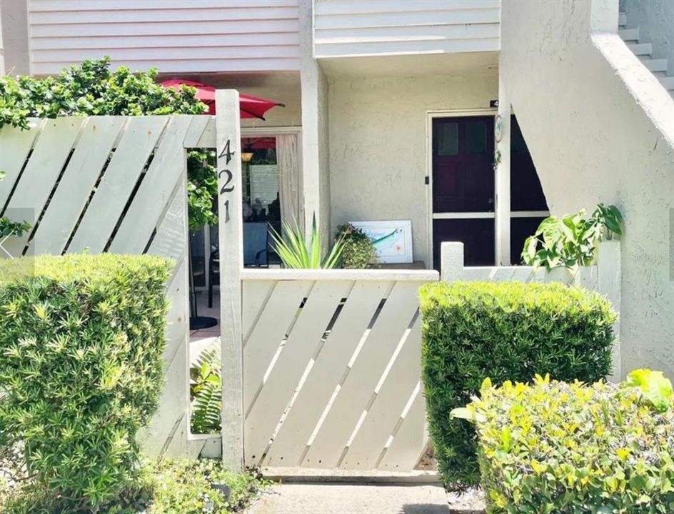 For Sale: $209,900 (2 beds, 2 baths, 980 Square Feet)