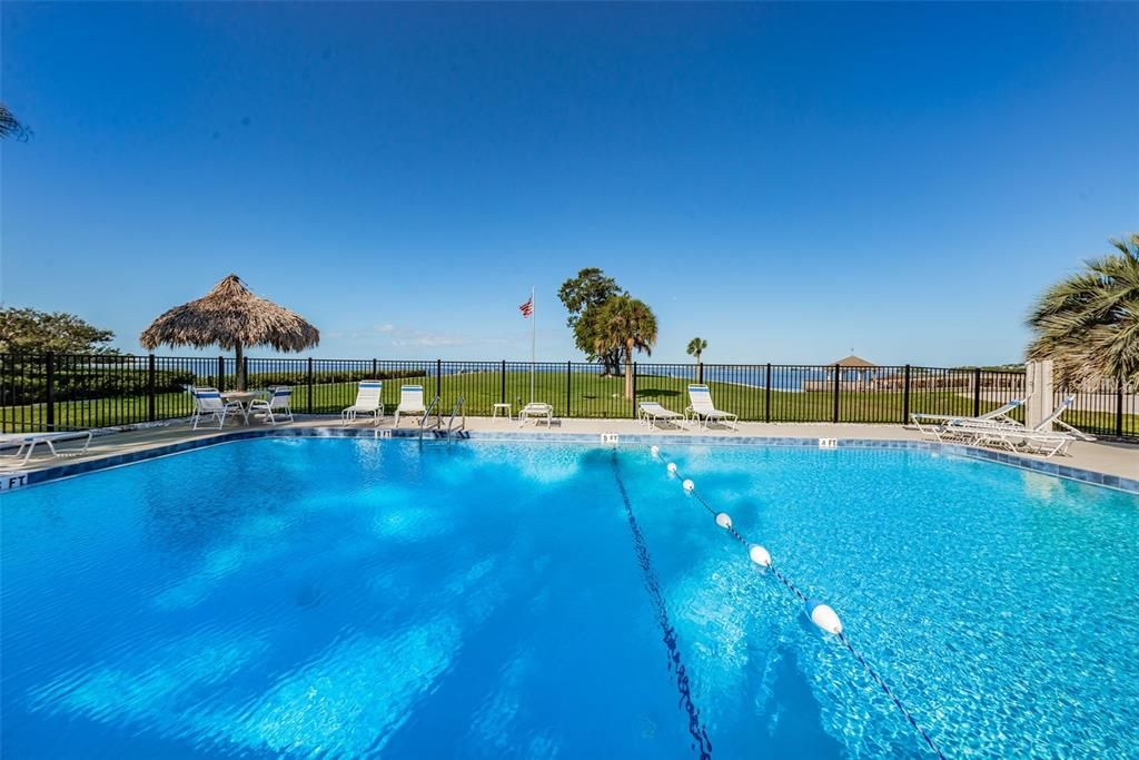 For Sale: $209,900 (2 beds, 2 baths, 980 Square Feet)