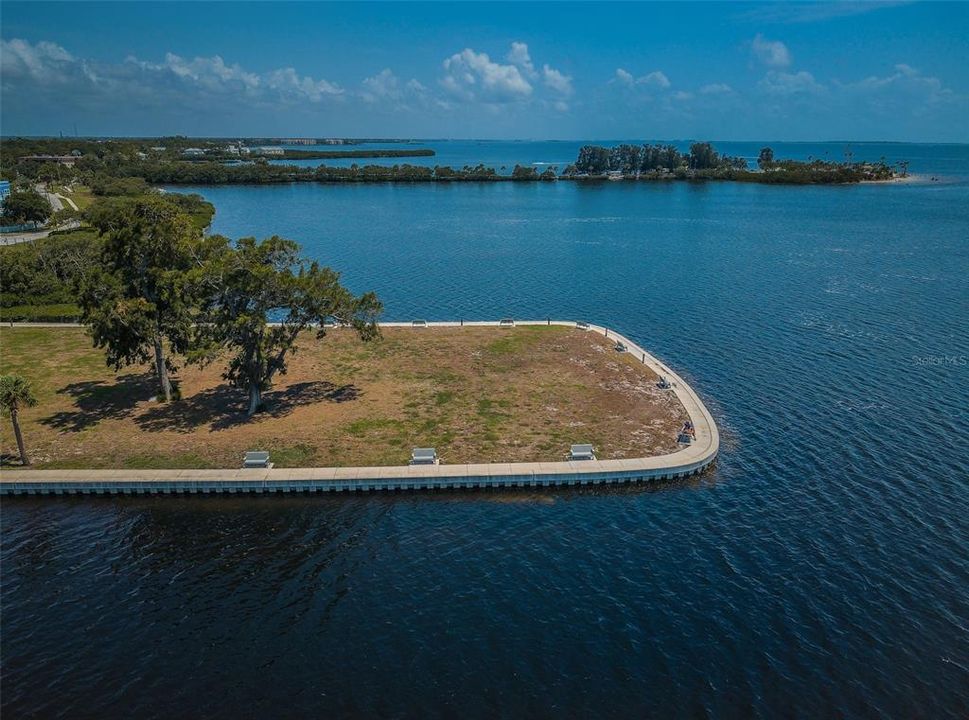 For Sale: $209,900 (2 beds, 2 baths, 980 Square Feet)