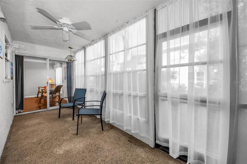 For Sale: $209,900 (2 beds, 2 baths, 980 Square Feet)