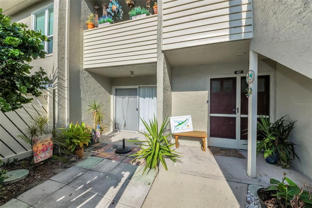 For Sale: $209,900 (2 beds, 2 baths, 980 Square Feet)