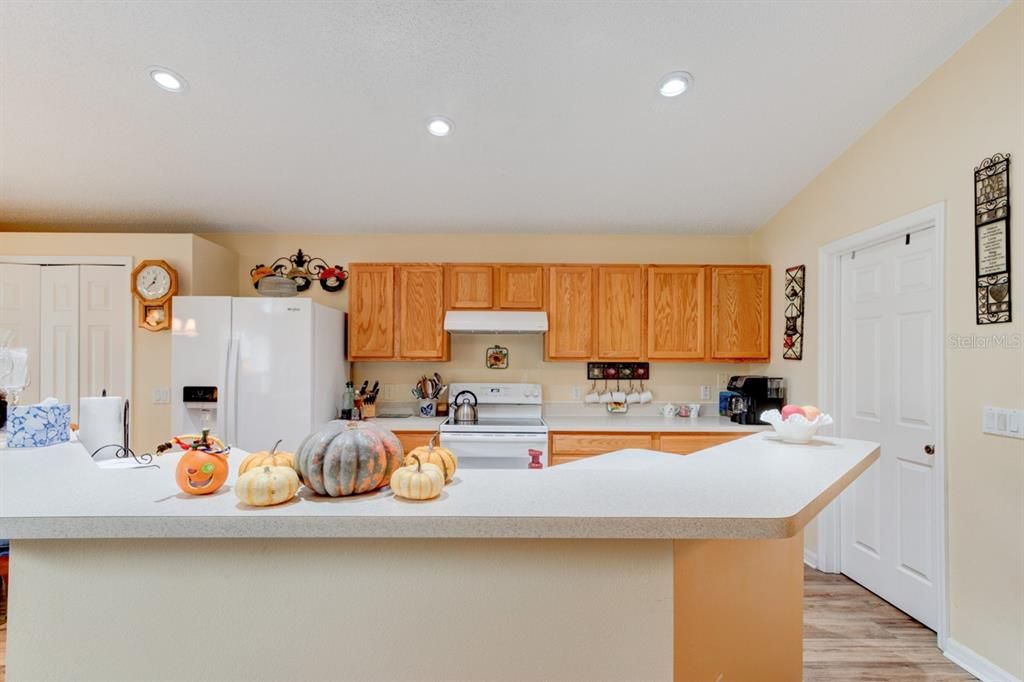 For Sale: $329,000 (3 beds, 2 baths, 1618 Square Feet)