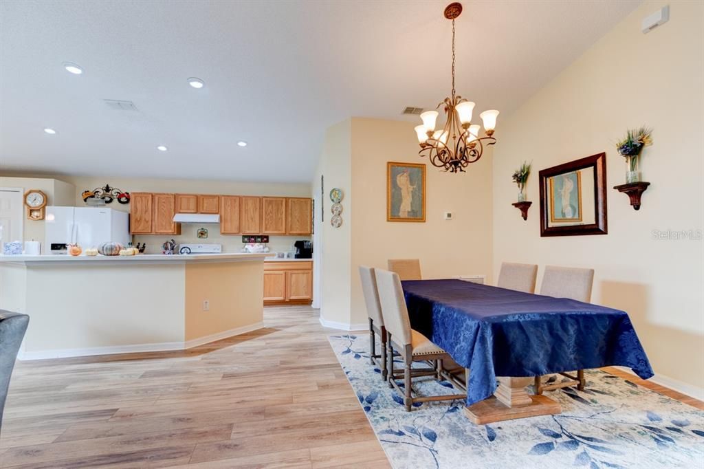 For Sale: $329,000 (3 beds, 2 baths, 1618 Square Feet)