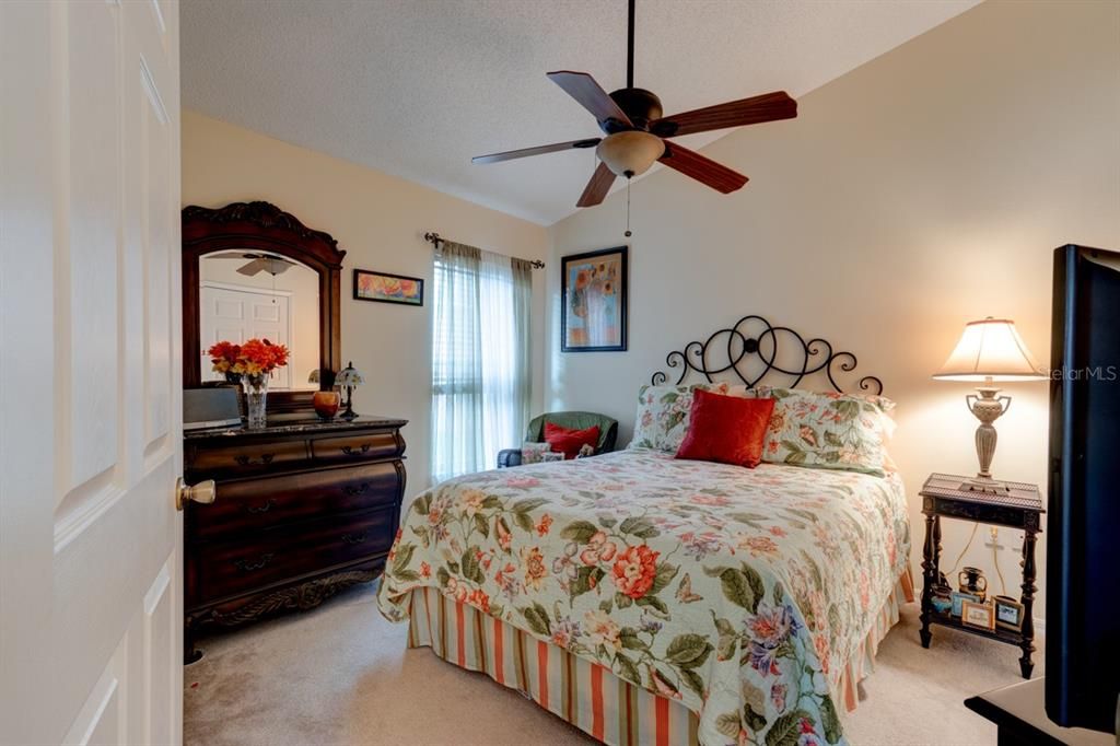 For Sale: $329,000 (3 beds, 2 baths, 1618 Square Feet)