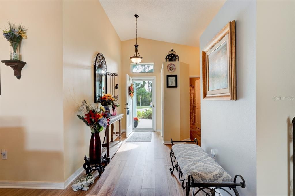 For Sale: $329,000 (3 beds, 2 baths, 1618 Square Feet)