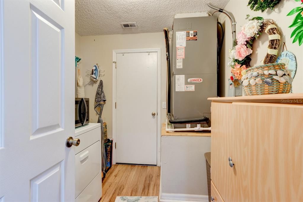 For Sale: $329,000 (3 beds, 2 baths, 1618 Square Feet)