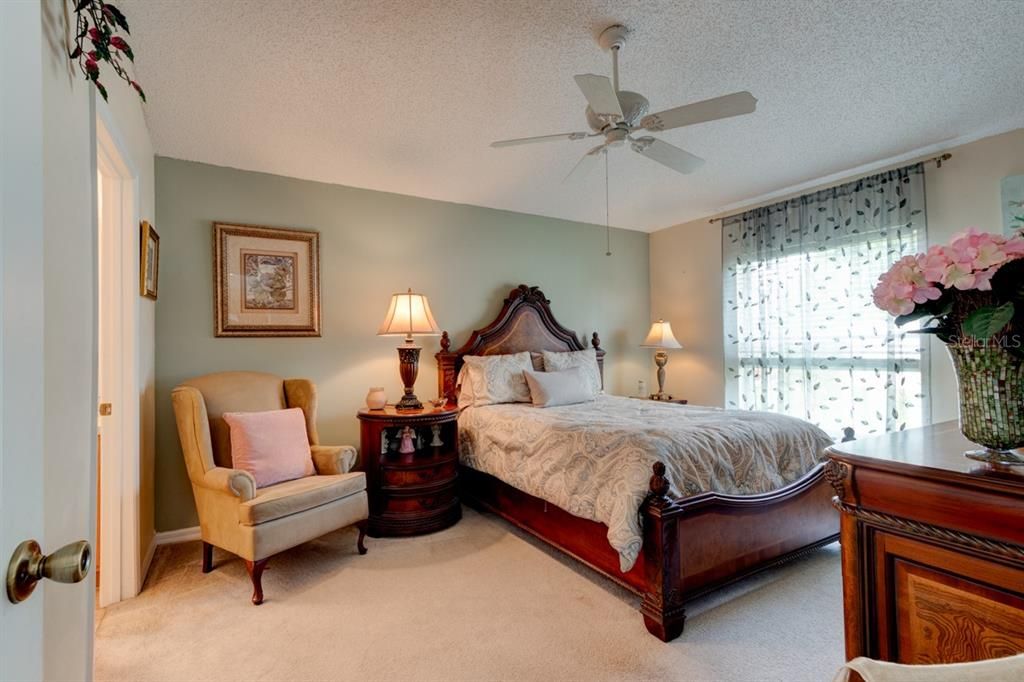 For Sale: $329,000 (3 beds, 2 baths, 1618 Square Feet)