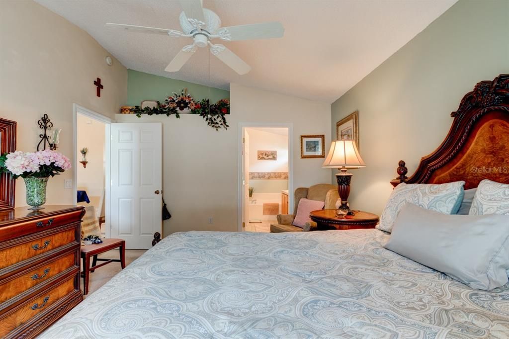 For Sale: $329,000 (3 beds, 2 baths, 1618 Square Feet)