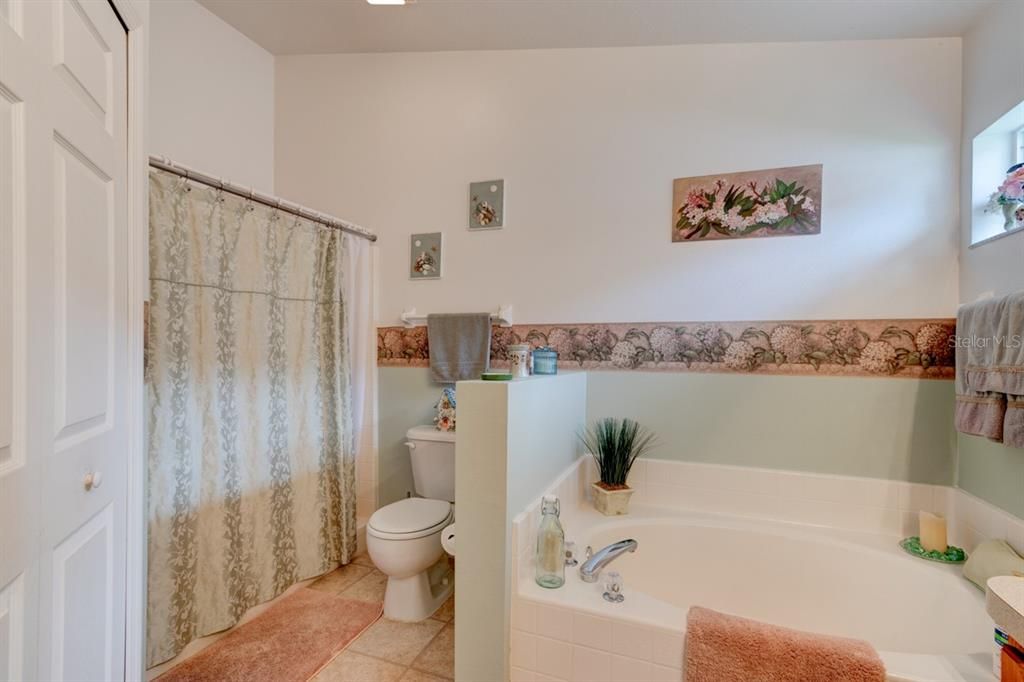 For Sale: $329,000 (3 beds, 2 baths, 1618 Square Feet)