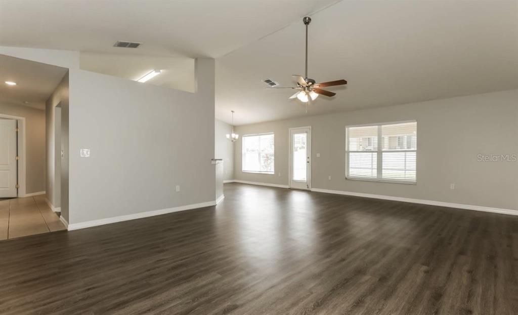 В аренду: $1,750 (3 спален, 2 ванн, 1794 Квадратных фут)