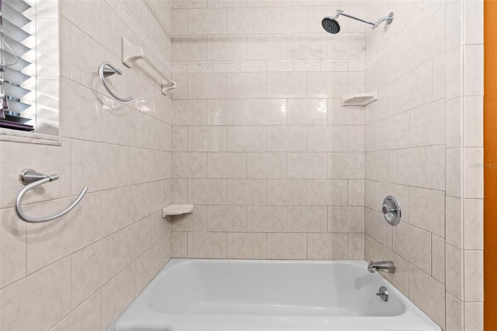 待售: $390,000 (3 贝兹, 2 浴室, 1570 平方英尺)