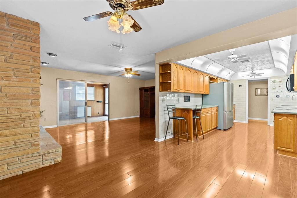 待售: $390,000 (3 贝兹, 2 浴室, 1570 平方英尺)