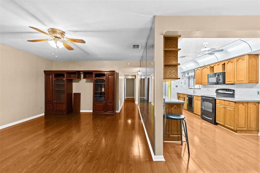 待售: $390,000 (3 贝兹, 2 浴室, 1570 平方英尺)