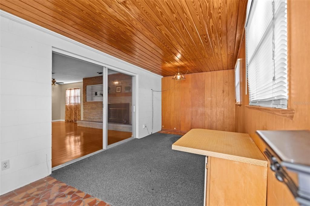 待售: $390,000 (3 贝兹, 2 浴室, 1570 平方英尺)