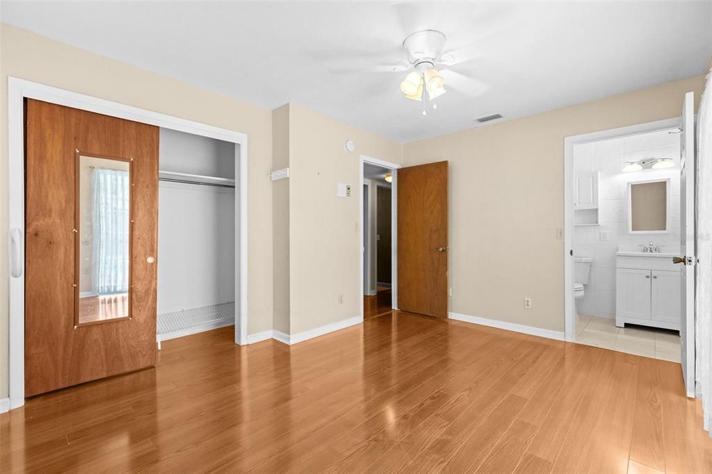 待售: $390,000 (3 贝兹, 2 浴室, 1570 平方英尺)