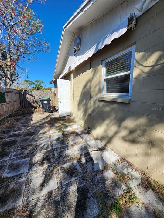 For Sale: $259,000 (4 beds, 1 baths, 1360 Square Feet)