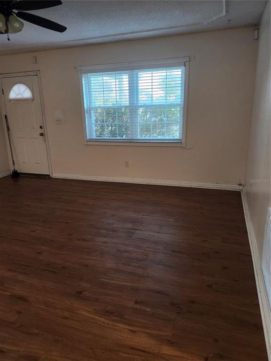 For Sale: $259,000 (4 beds, 1 baths, 1360 Square Feet)