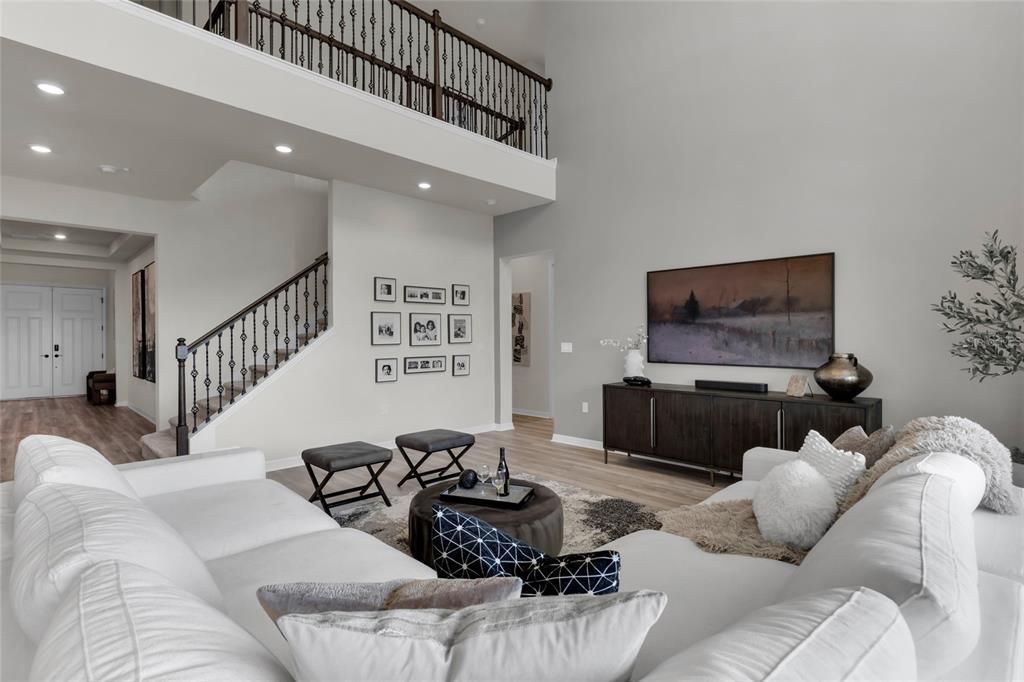 На продажу: $899,000 (5 спален, 4 ванн, 4033 Квадратных фут)