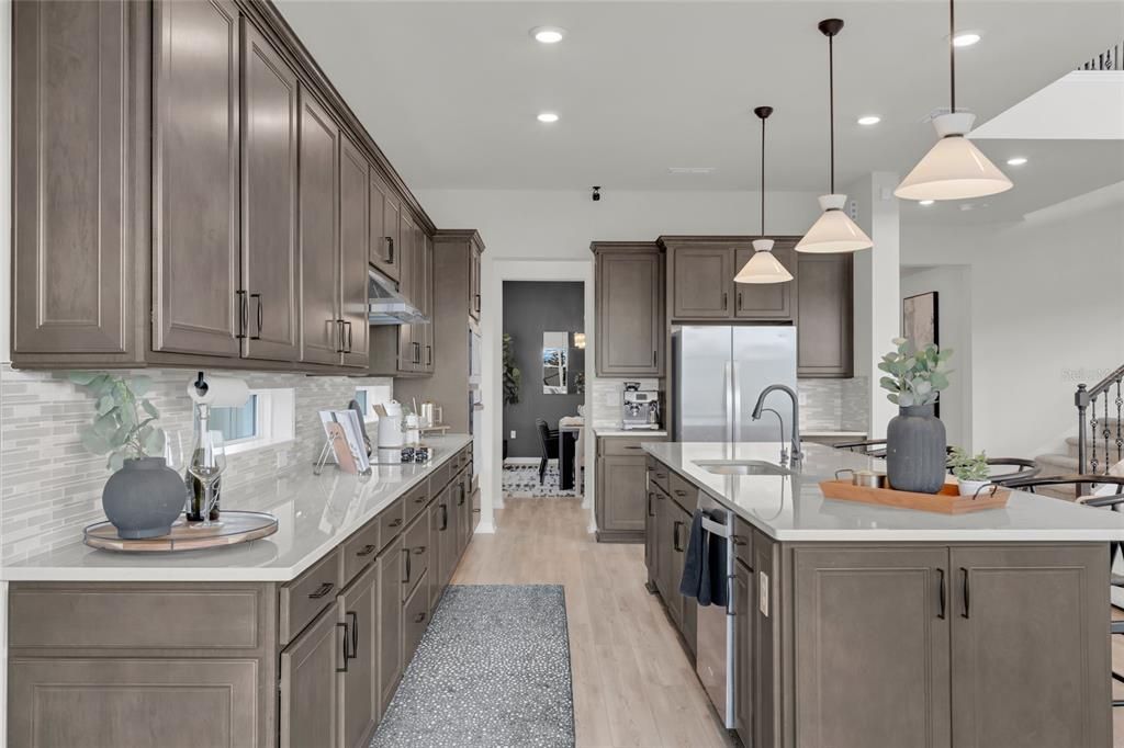 На продажу: $899,000 (5 спален, 4 ванн, 4033 Квадратных фут)