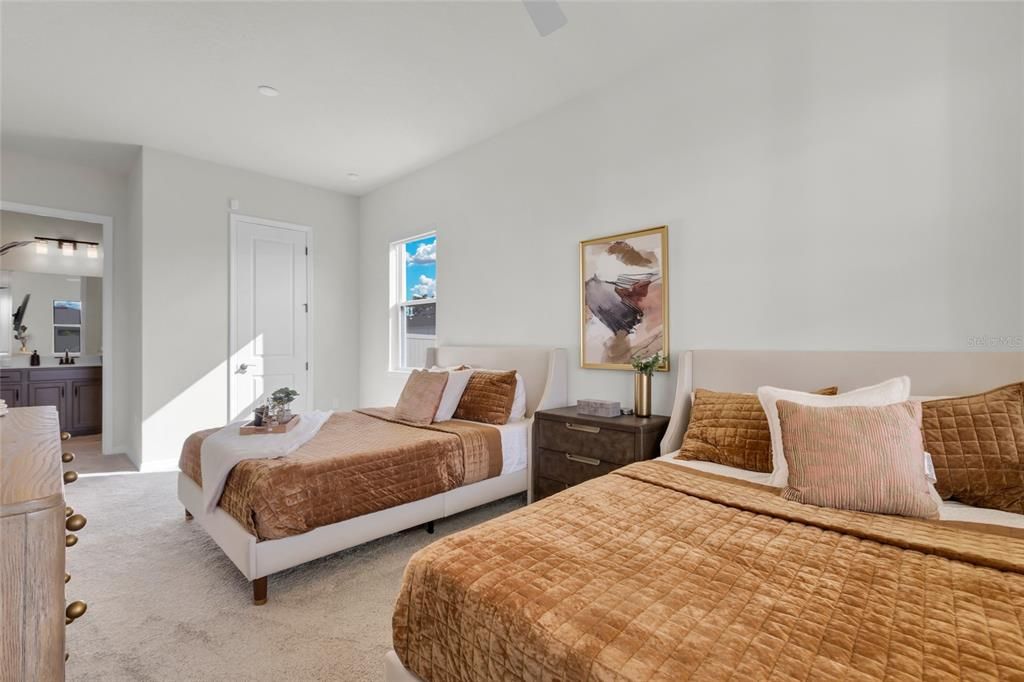 На продажу: $899,000 (5 спален, 4 ванн, 4033 Квадратных фут)