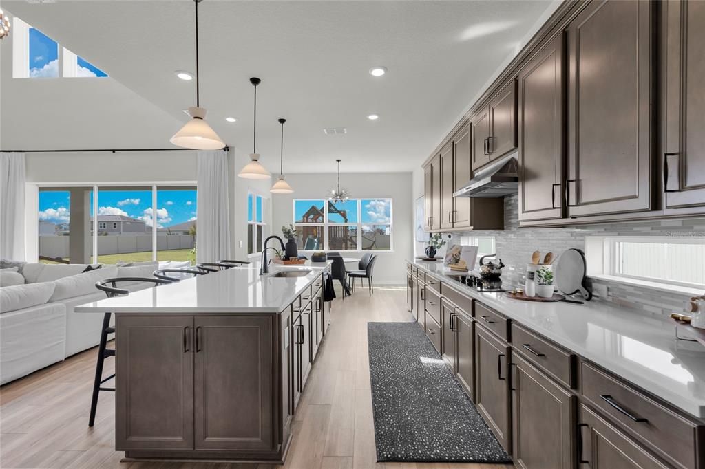 На продажу: $899,000 (5 спален, 4 ванн, 4033 Квадратных фут)