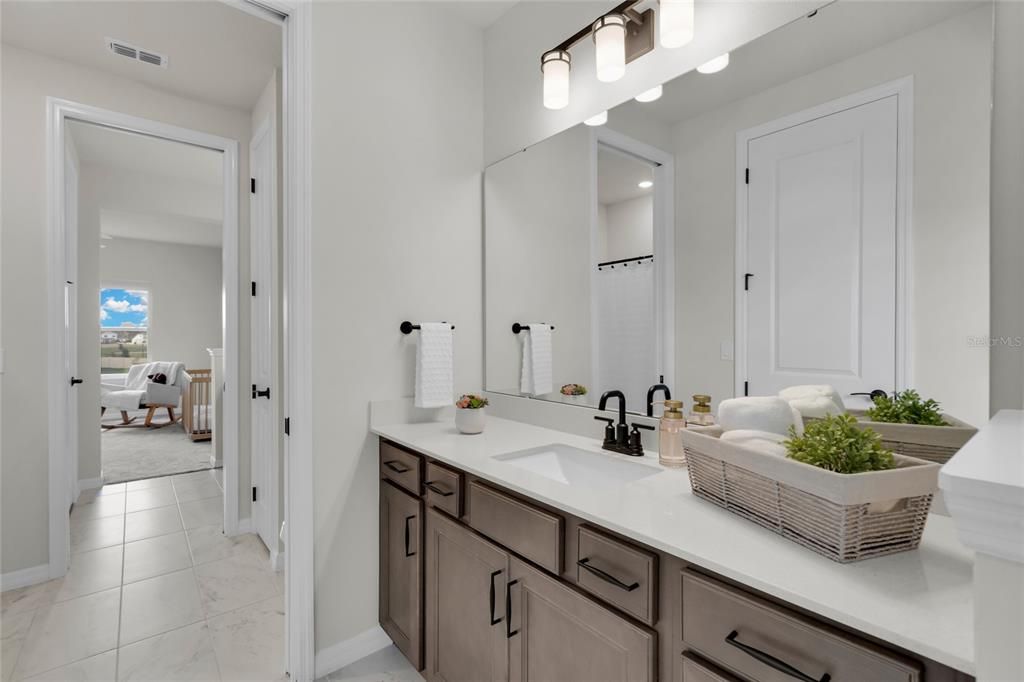 На продажу: $899,000 (5 спален, 4 ванн, 4033 Квадратных фут)