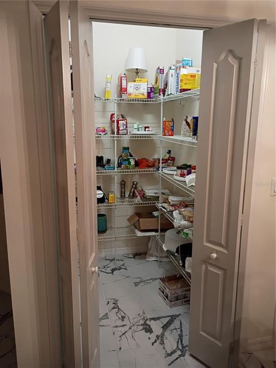 待售: $279,000 (2 贝兹, 2 浴室, 1414 平方英尺)