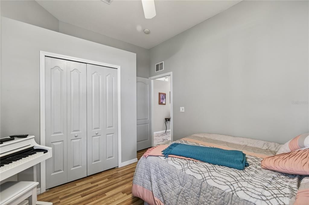 待售: $279,000 (2 贝兹, 2 浴室, 1414 平方英尺)