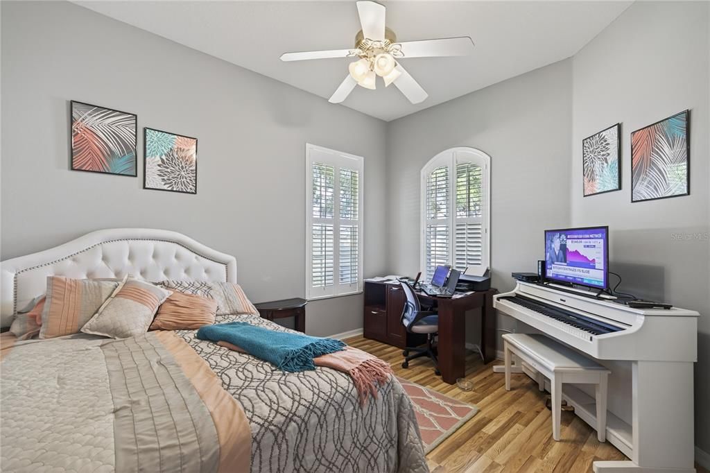 待售: $279,000 (2 贝兹, 2 浴室, 1414 平方英尺)