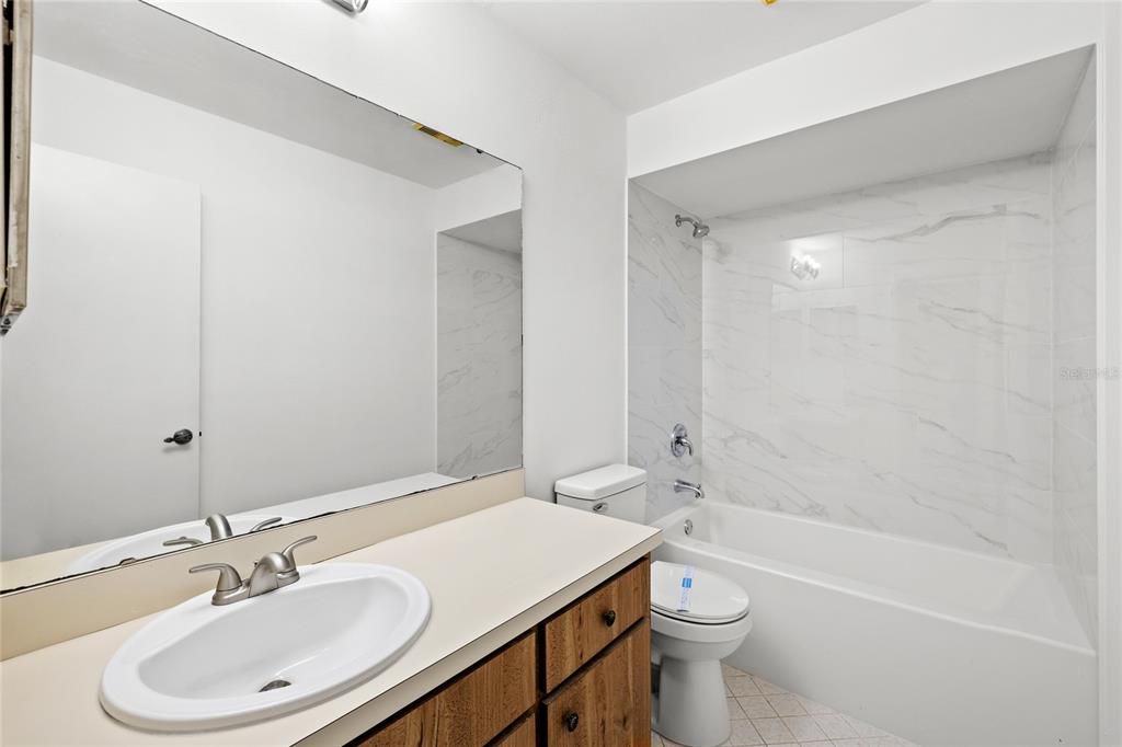 En Venta: $360,000 (2 camas, 2 baños, 1404 Pies cuadrados)