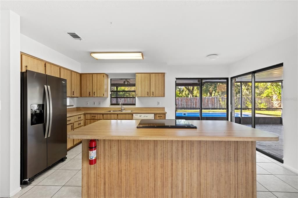 En Venta: $360,000 (2 camas, 2 baños, 1404 Pies cuadrados)