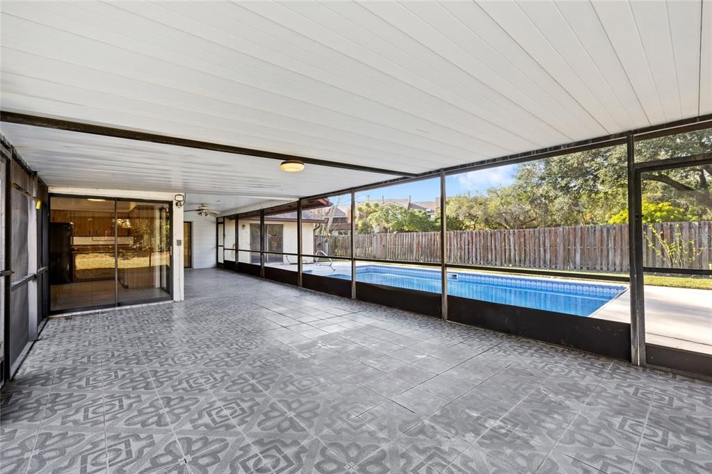 En Venta: $360,000 (2 camas, 2 baños, 1404 Pies cuadrados)