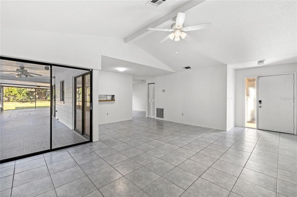 En Venta: $360,000 (2 camas, 2 baños, 1404 Pies cuadrados)