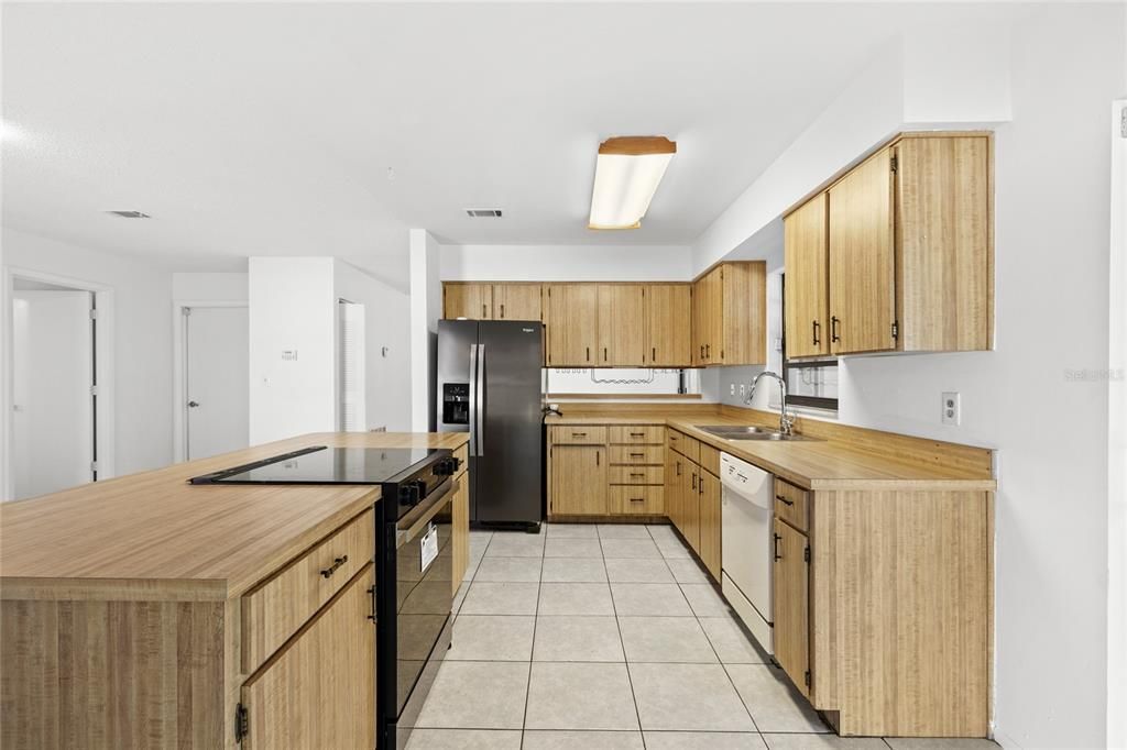 En Venta: $360,000 (2 camas, 2 baños, 1404 Pies cuadrados)