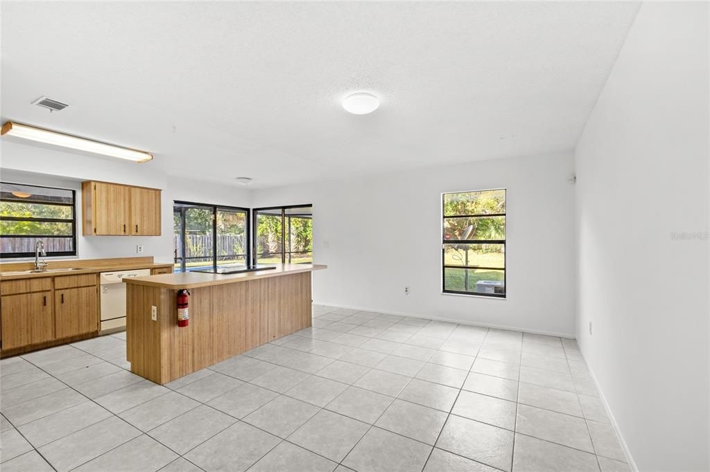 En Venta: $360,000 (2 camas, 2 baños, 1404 Pies cuadrados)