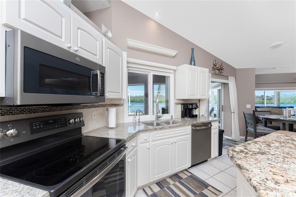 На продажу: $999,900 (3 спален, 2 ванн, 2452 Квадратных фут)