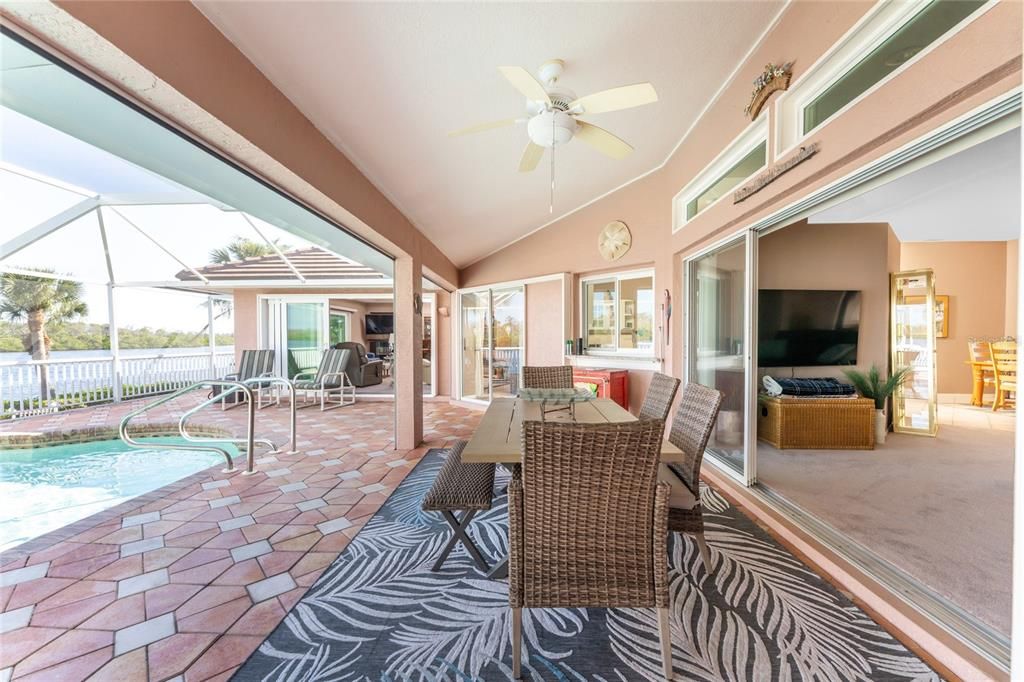 На продажу: $999,900 (3 спален, 2 ванн, 2452 Квадратных фут)