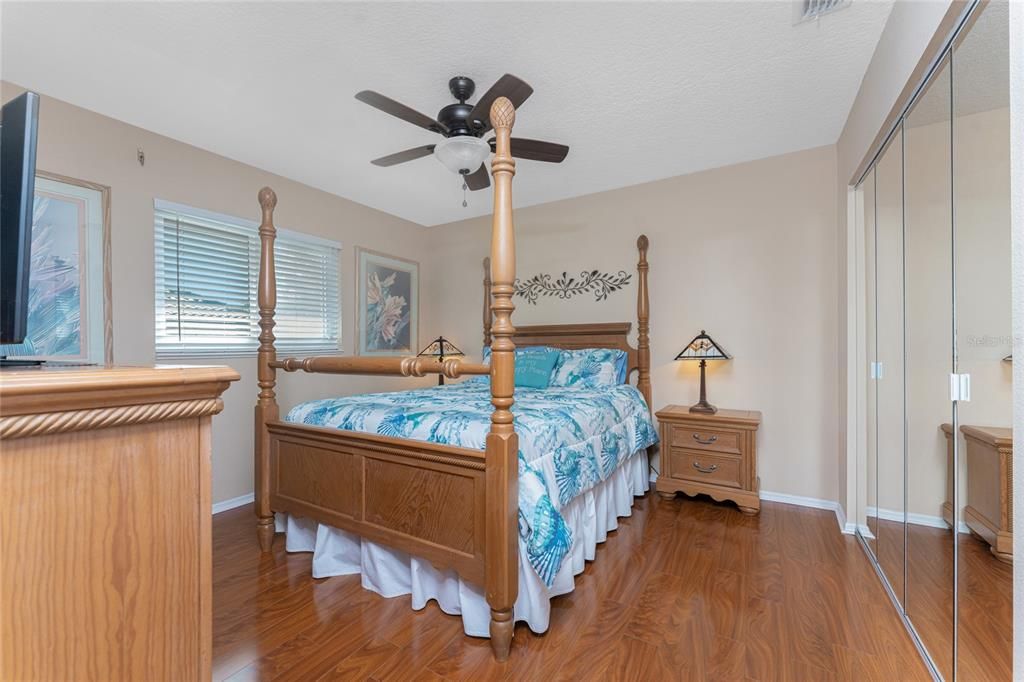 На продажу: $999,900 (3 спален, 2 ванн, 2452 Квадратных фут)