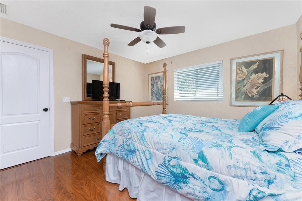 На продажу: $999,900 (3 спален, 2 ванн, 2452 Квадратных фут)