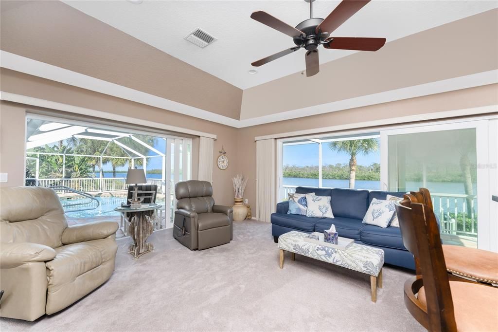 На продажу: $999,900 (3 спален, 2 ванн, 2452 Квадратных фут)