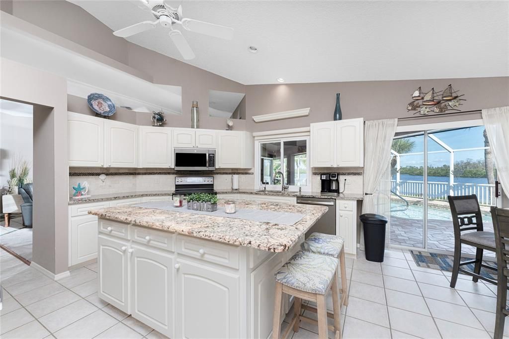 На продажу: $999,900 (3 спален, 2 ванн, 2452 Квадратных фут)