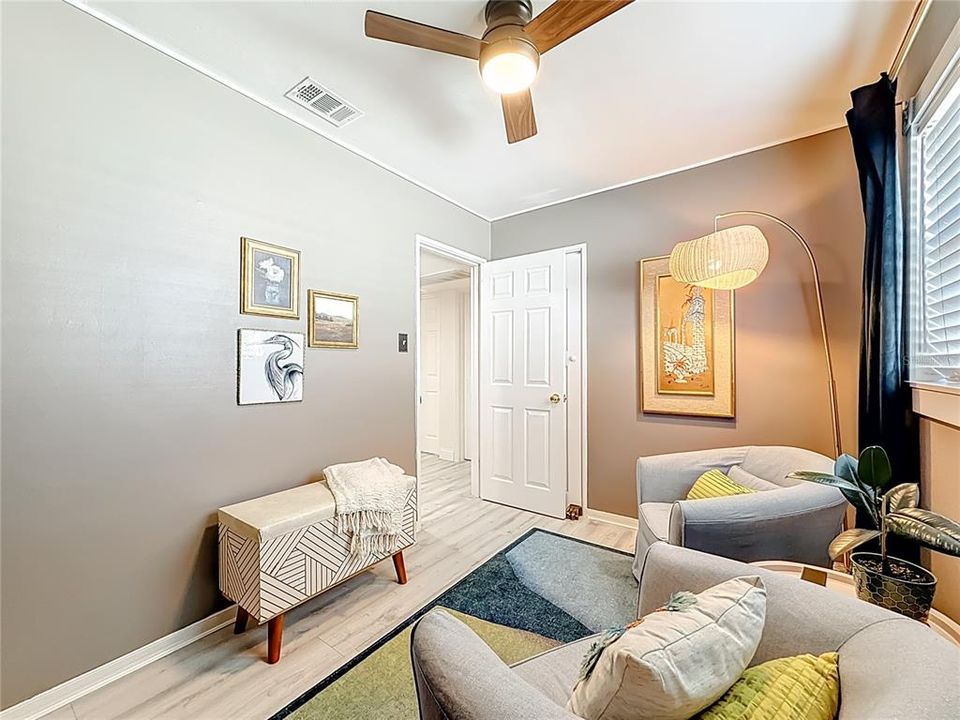 待售: $499,000 (3 贝兹, 1 浴室, 1090 平方英尺)