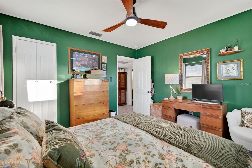 待售: $499,000 (3 贝兹, 1 浴室, 1090 平方英尺)