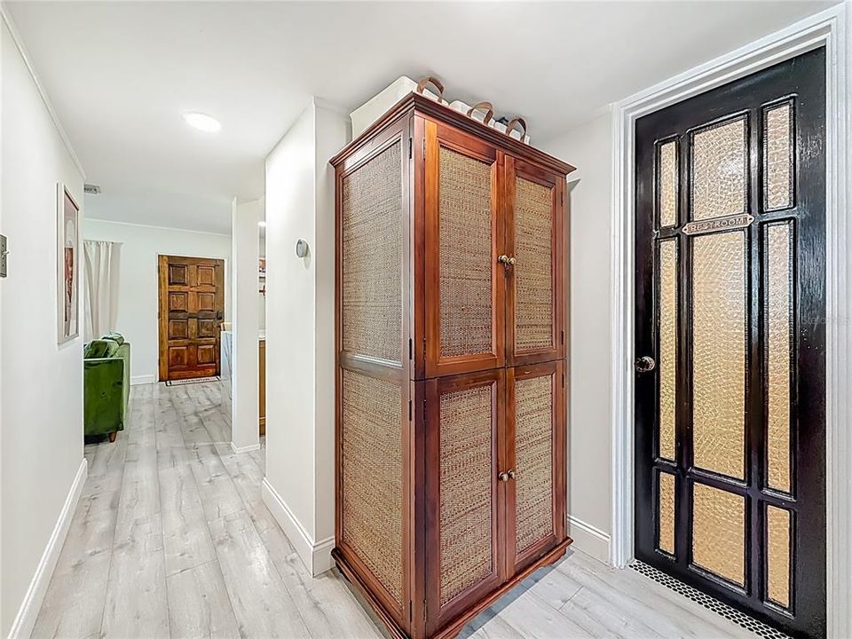 待售: $499,000 (3 贝兹, 1 浴室, 1090 平方英尺)