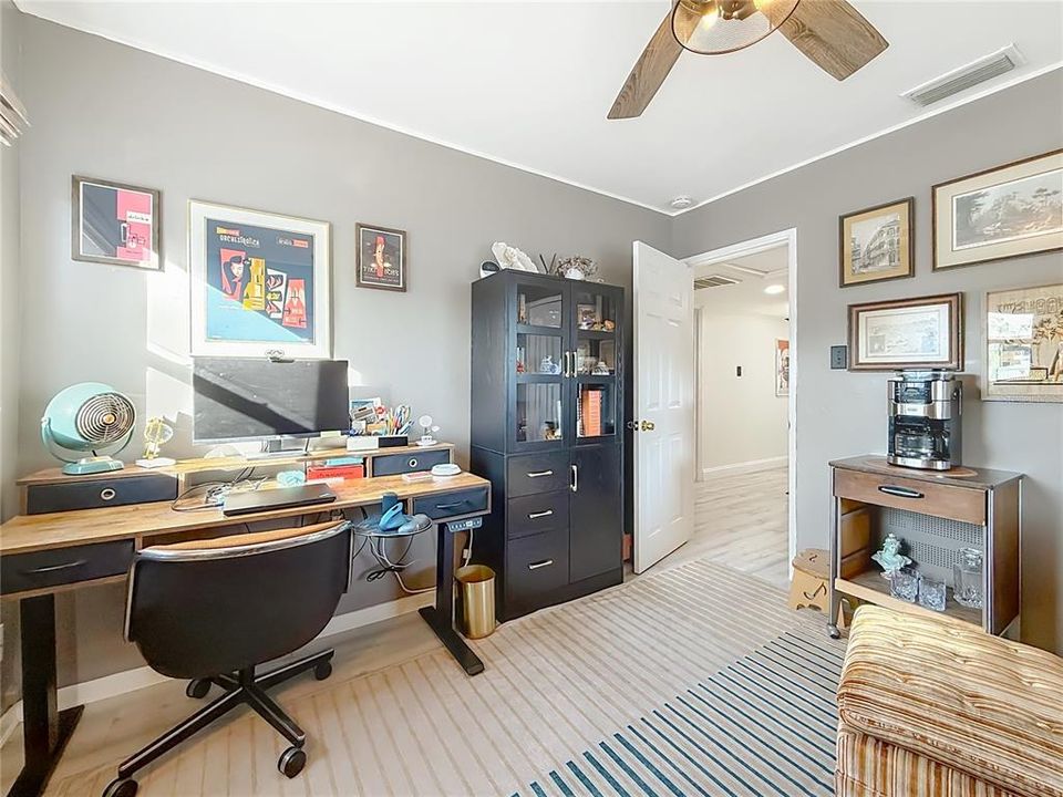 待售: $499,000 (3 贝兹, 1 浴室, 1090 平方英尺)