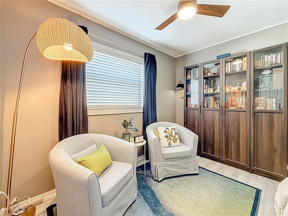 待售: $499,000 (3 贝兹, 1 浴室, 1090 平方英尺)