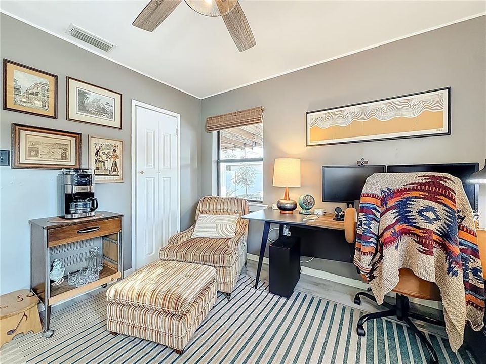 待售: $499,000 (3 贝兹, 1 浴室, 1090 平方英尺)